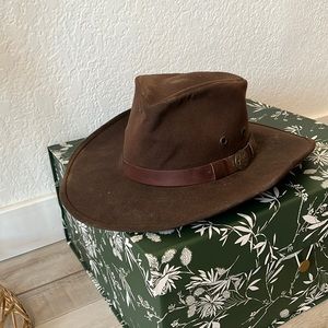 Small vintage outback hat
